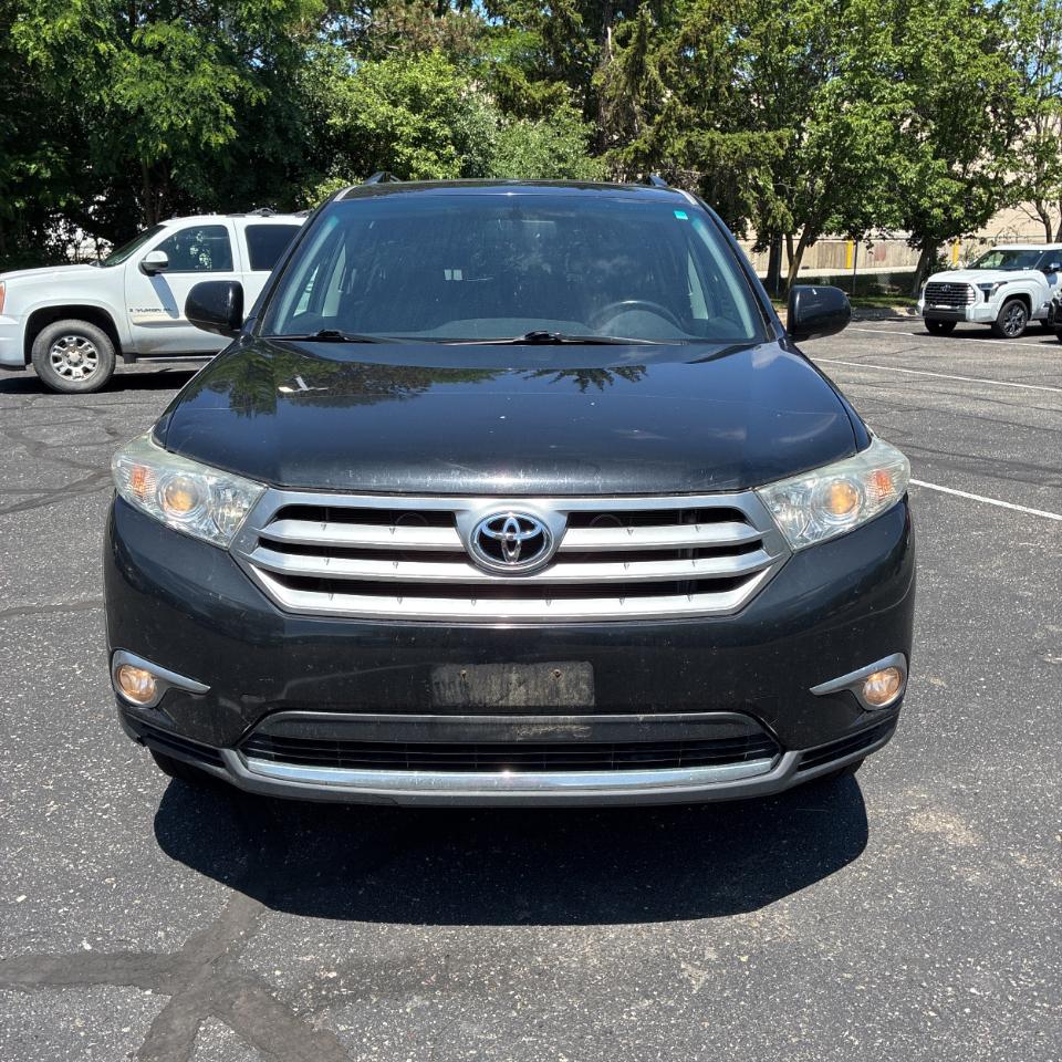 Toyota Highlander 4WD 4dr V6 Limited (Natl) 2011