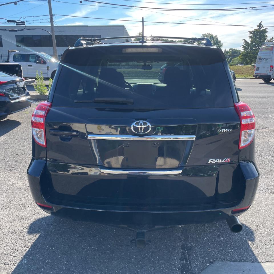 Toyota RAV4 4WD 4dr 4-cyl 4-Spd AT Sport (Natl) 2011