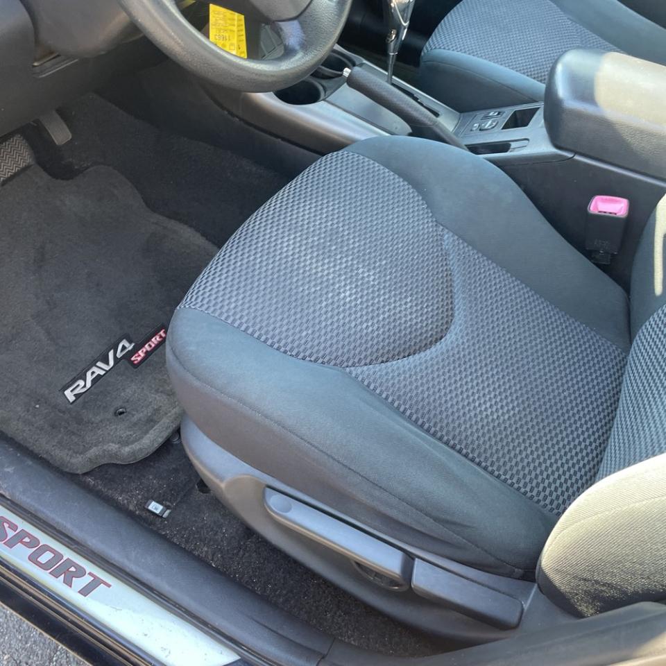 Toyota RAV4 4WD 4dr 4-cyl 4-Spd AT Sport (Natl) 2011