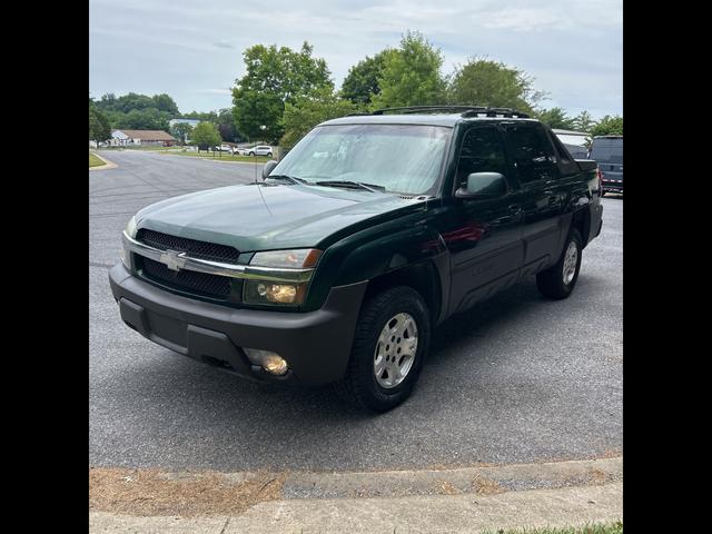 Green 2003 Chevrolet Avalanche Pickup Truck Four-Wheel Drive Automatic