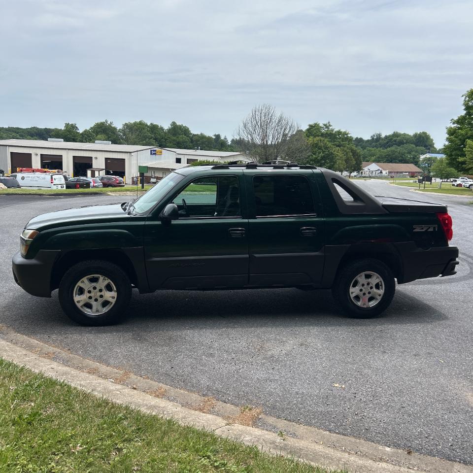 Chevrolet Avalanche 1500 5dr Crew Cab 130" WB 4WD 2003