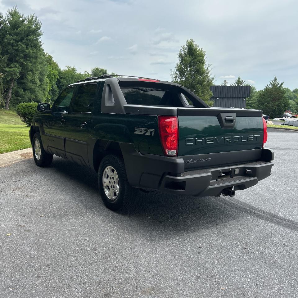 Chevrolet Avalanche 1500 5dr Crew Cab 130" WB 4WD 2003