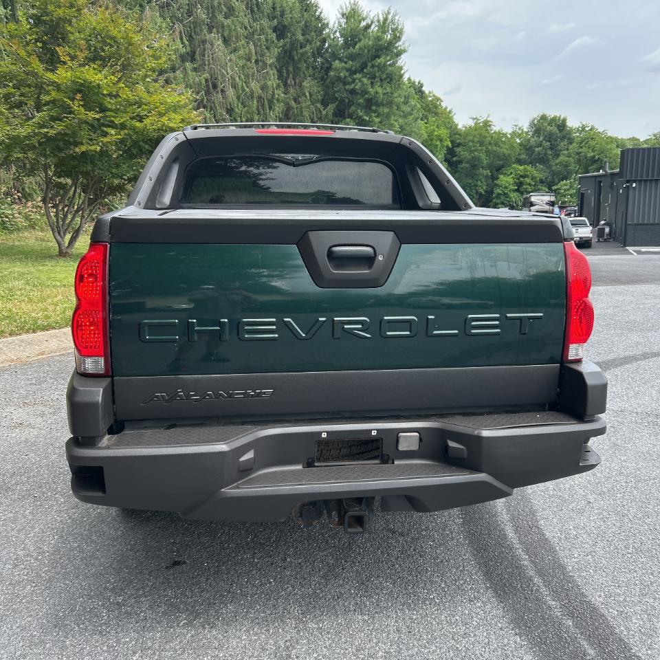 Chevrolet Avalanche 1500 5dr Crew Cab 130" WB 4WD 2003