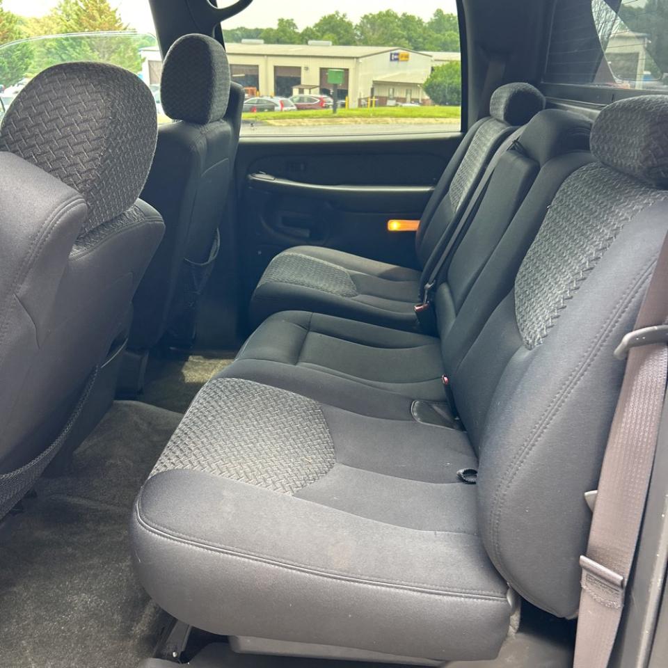 Chevrolet Avalanche 1500 5dr Crew Cab 130" WB 4WD 2003