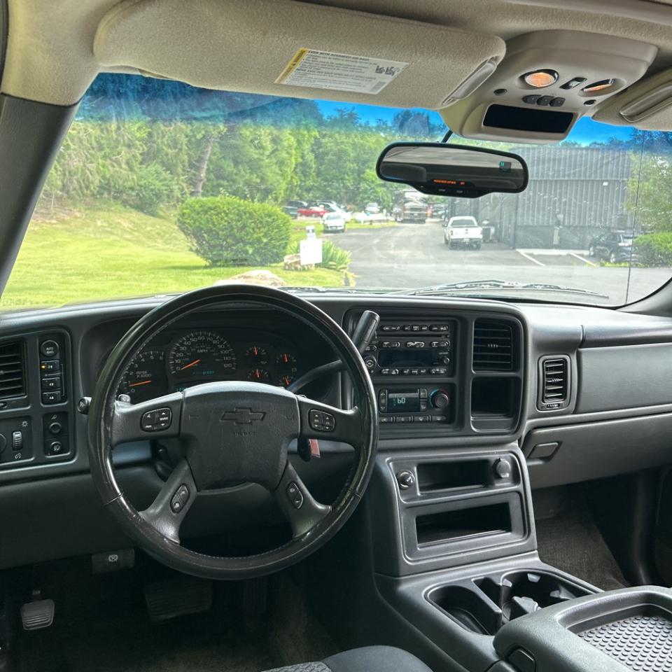 Chevrolet Avalanche 1500 5dr Crew Cab 130" WB 4WD 2003