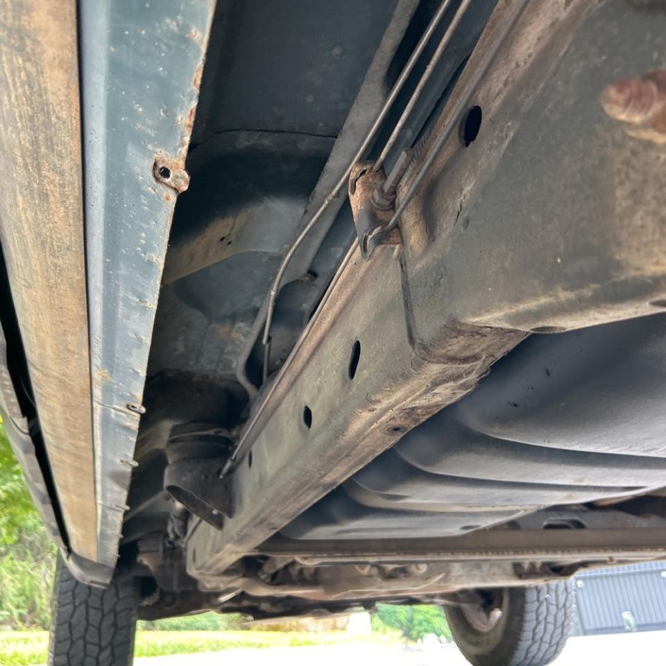 Chevrolet Avalanche 1500 5dr Crew Cab 130" WB 4WD 2003