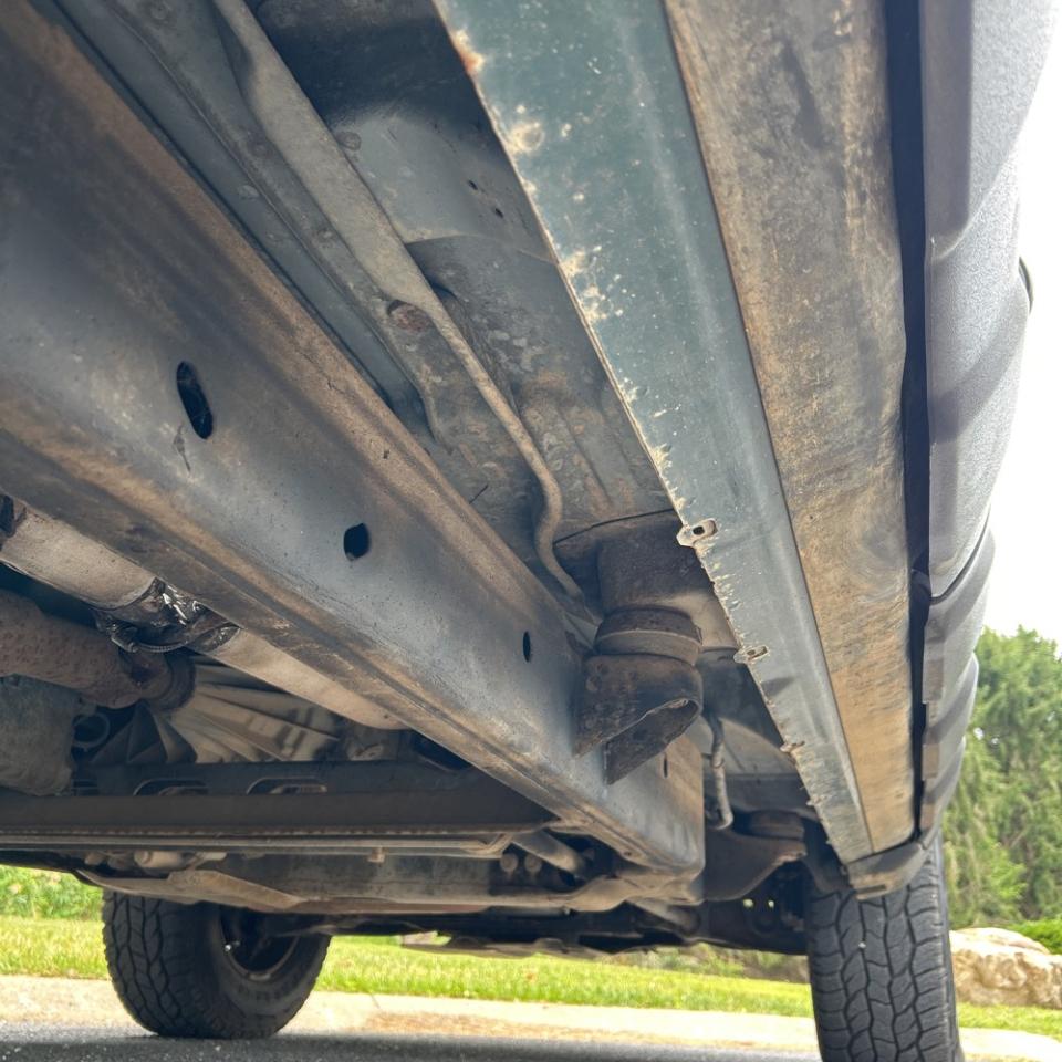 Chevrolet Avalanche 1500 5dr Crew Cab 130" WB 4WD 2003