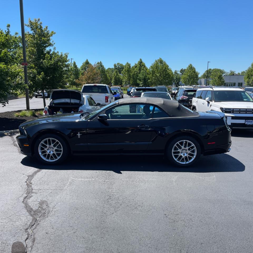 Ford Mustang 2dr Conv V6 2013