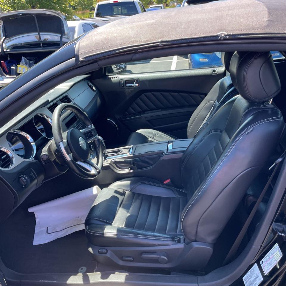 Ford Mustang 2dr Conv V6 2013