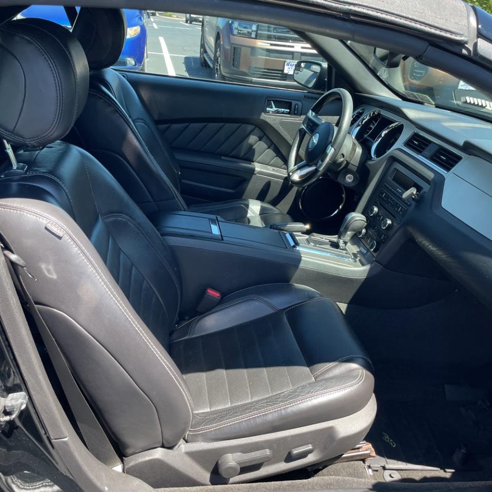 Ford Mustang 2dr Conv V6 2013