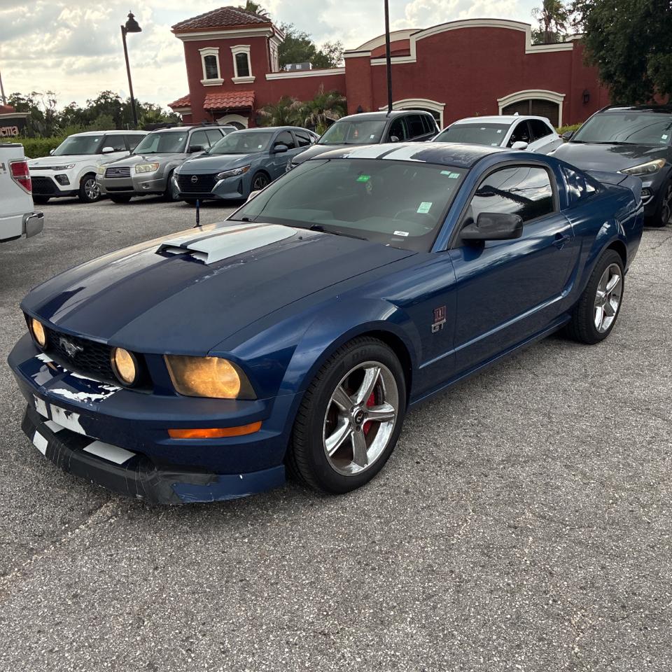 Ford Mustang 2dr Cpe GT Deluxe 2007