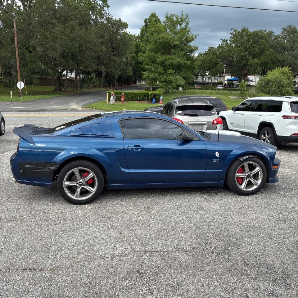 Ford Mustang 2dr Cpe GT Deluxe 2007