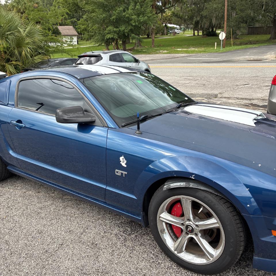 Ford Mustang 2dr Cpe GT Deluxe 2007
