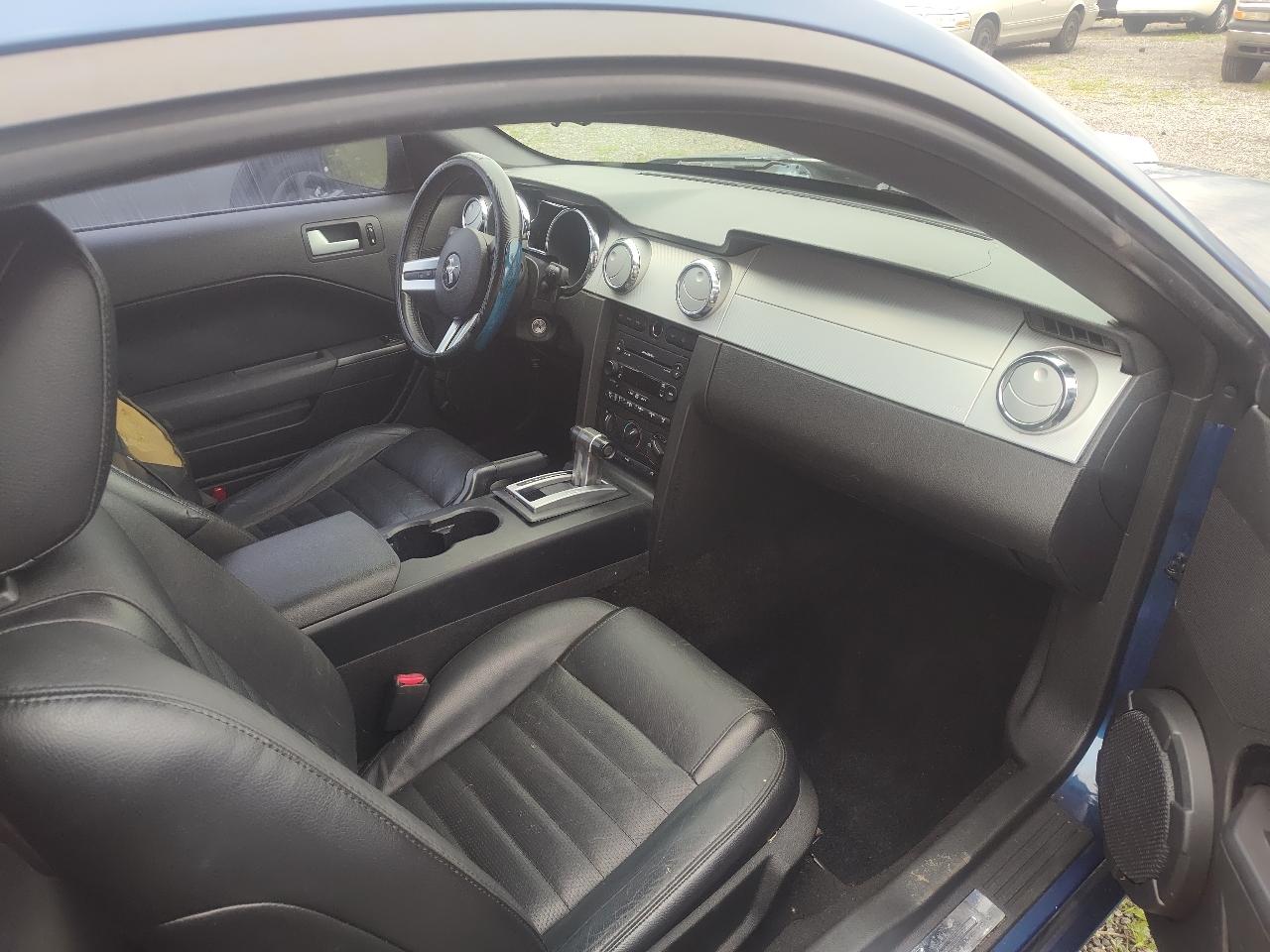 Ford Mustang 2dr Cpe GT Deluxe 2007