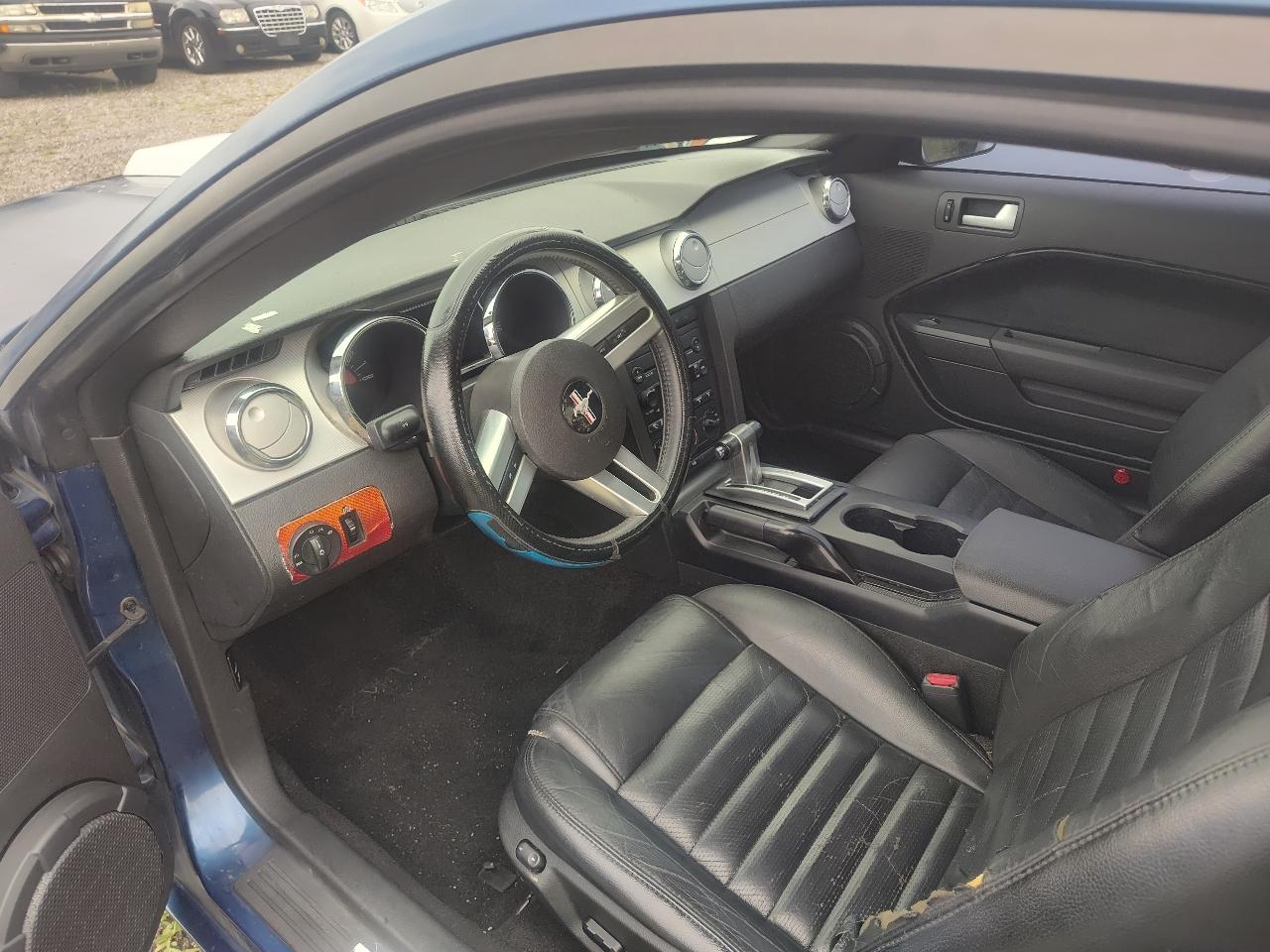 Ford Mustang 2dr Cpe GT Deluxe 2007