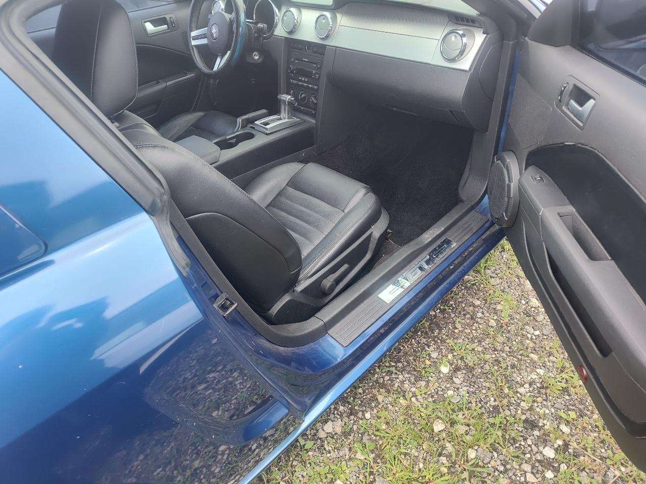 Ford Mustang 2dr Cpe GT Deluxe 2007