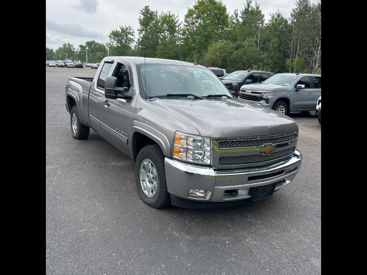 Chevrolet Silverado 1500 4WD Ext Cab 143.5" LT 2012
