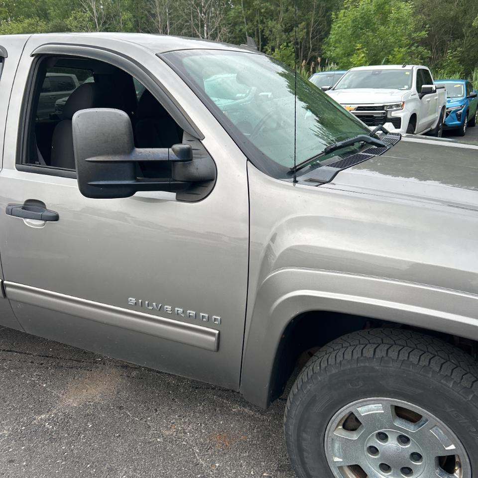 Chevrolet Silverado 1500 4WD Ext Cab 143.5" LT 2012