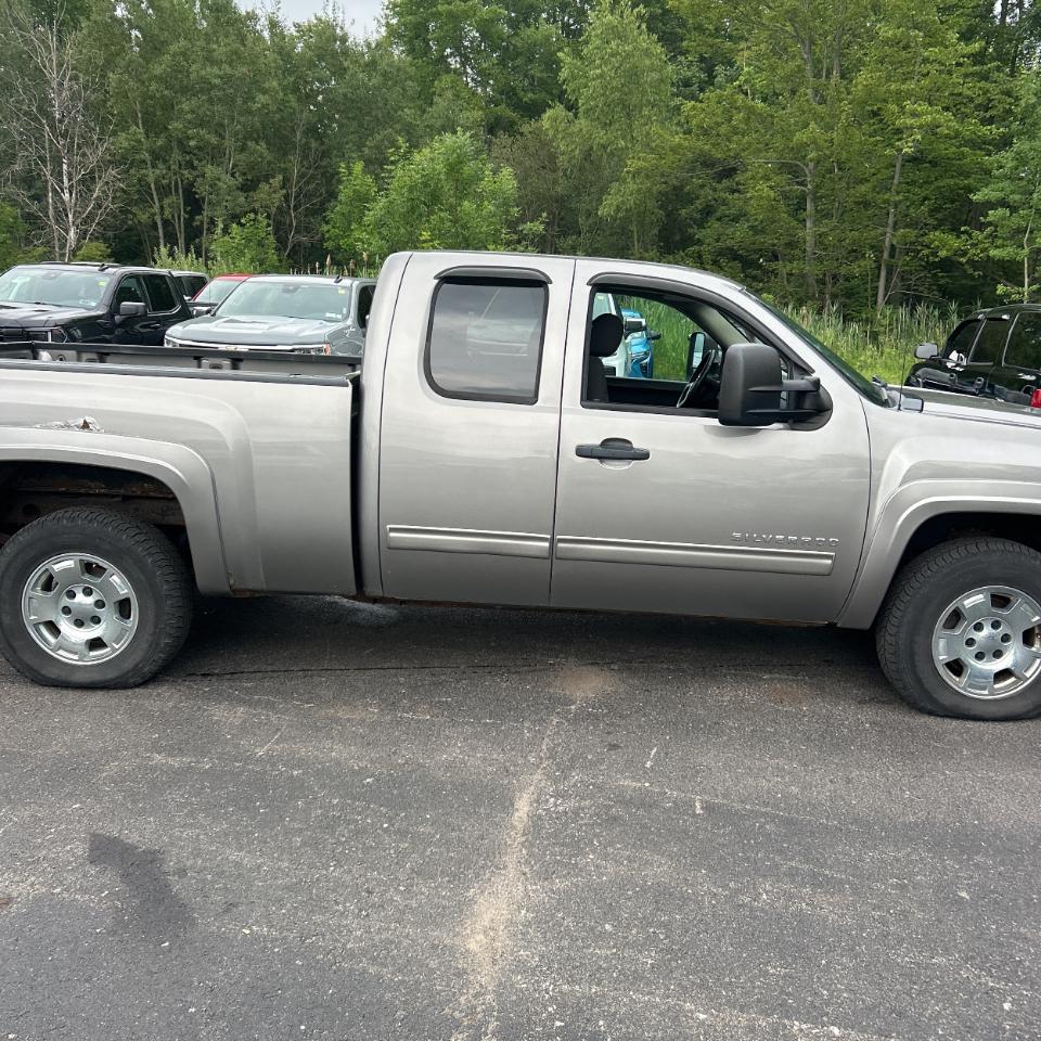 Chevrolet Silverado 1500 4WD Ext Cab 143.5" LT 2012