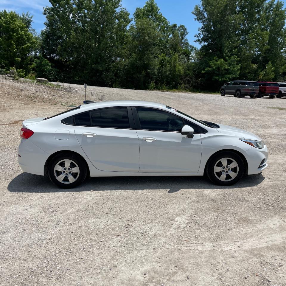 Chevrolet Cruze 4dr Sdn 1.4L LS w/1SB 2017