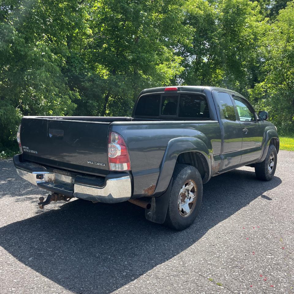 Toyota Tacoma 4WD Access V6 MT (Natl) 2011