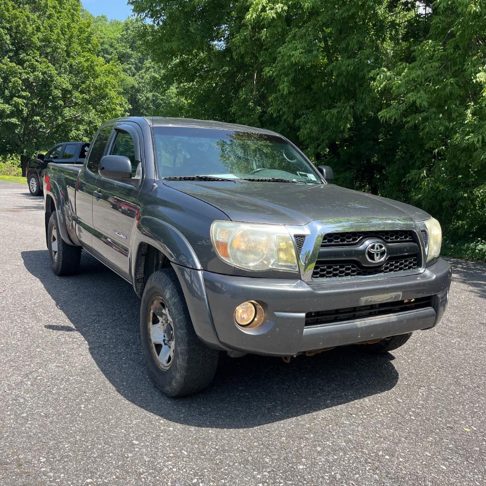 Toyota Tacoma 4WD Access V6 MT (Natl) 2011
