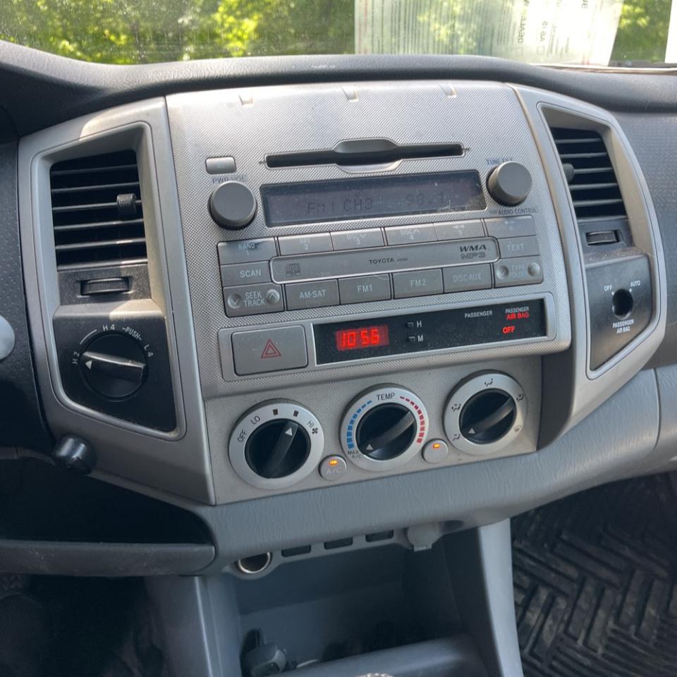 Toyota Tacoma 4WD Access V6 MT (Natl) 2011