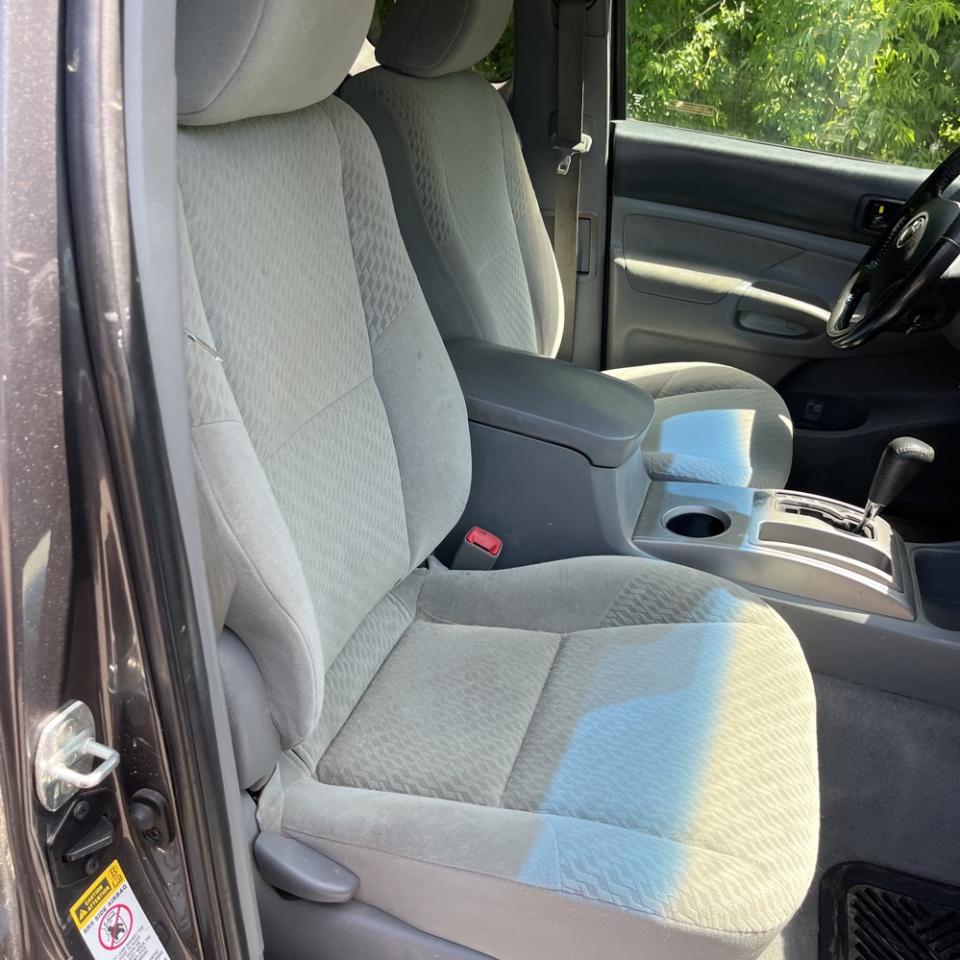 Toyota Tacoma 4WD Access V6 MT (Natl) 2011