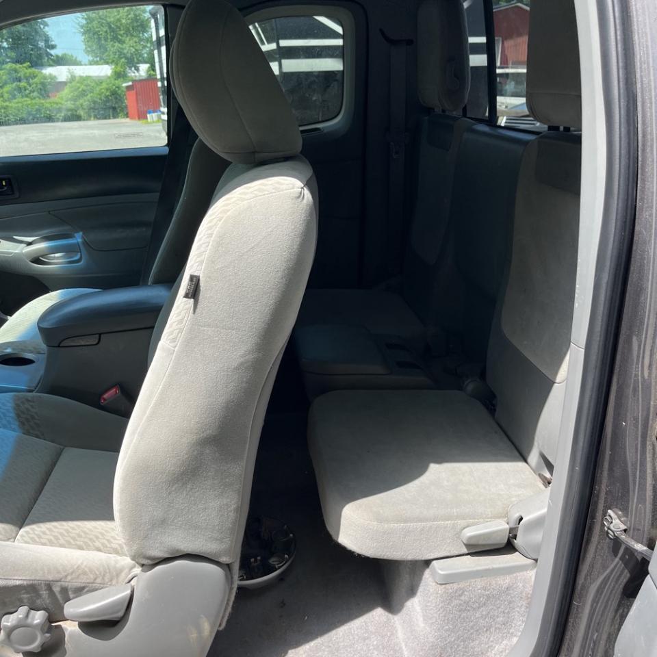 Toyota Tacoma 4WD Access V6 MT (Natl) 2011