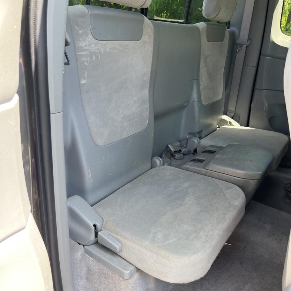 Toyota Tacoma 4WD Access V6 MT (Natl) 2011