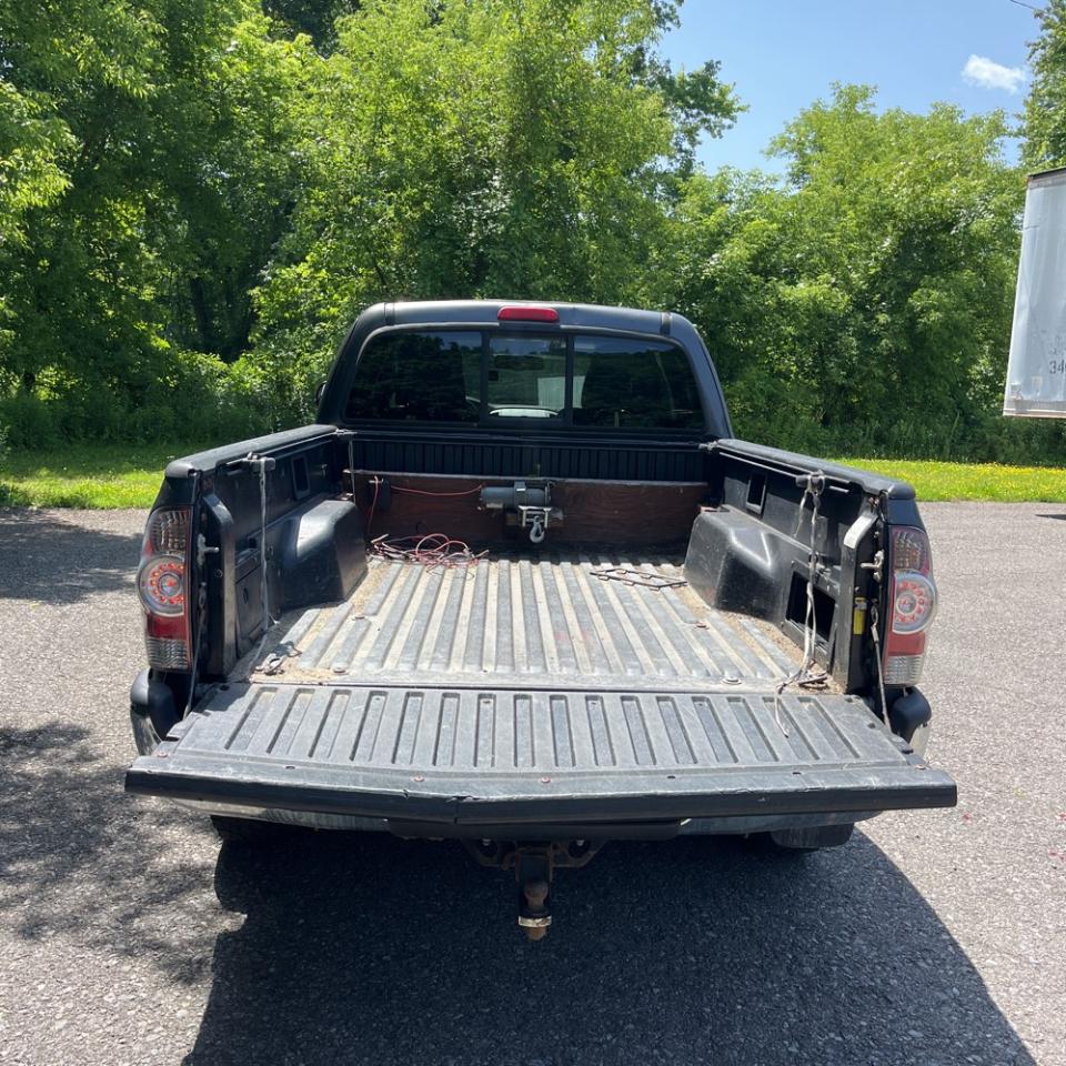 Toyota Tacoma 4WD Access V6 MT (Natl) 2011