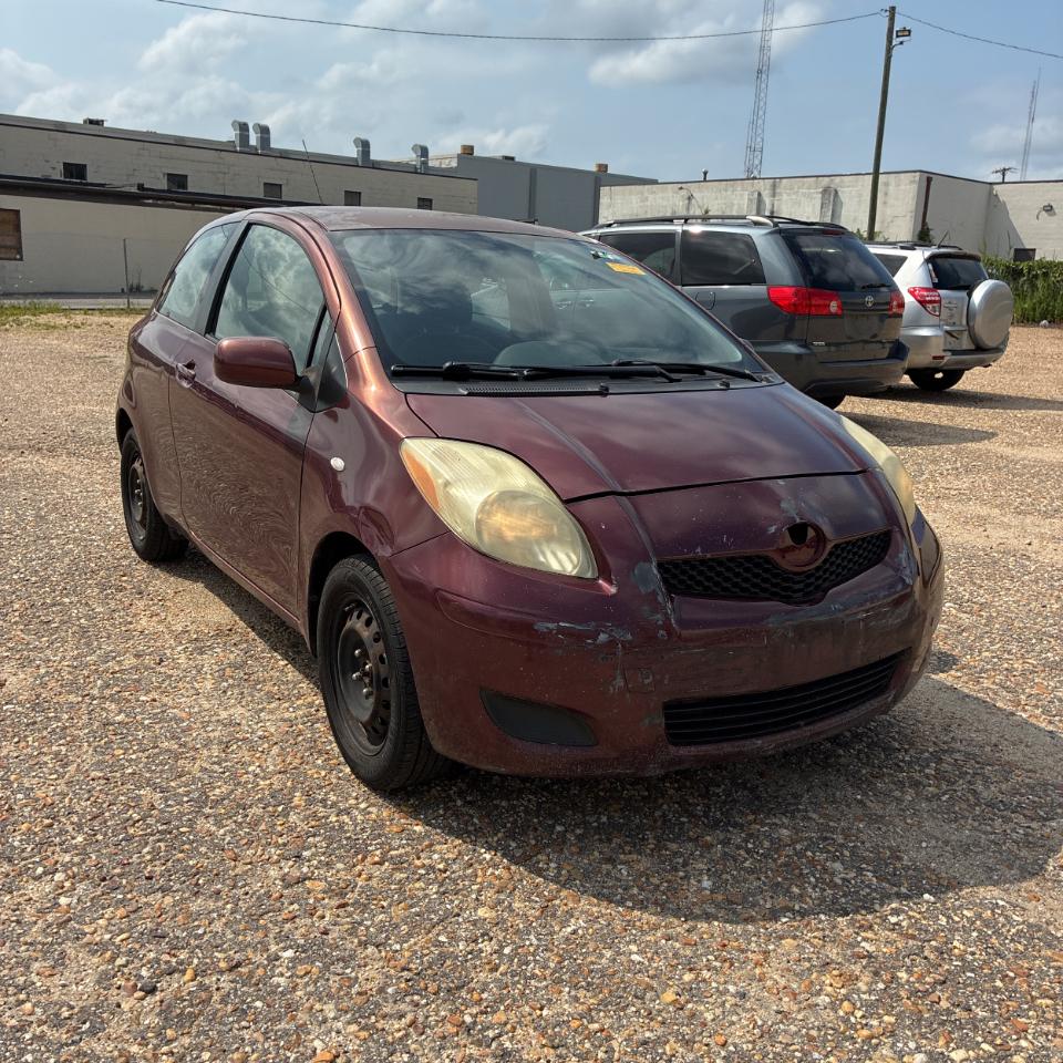 Toyota Yaris 3dr LB Man (Natl) 2010