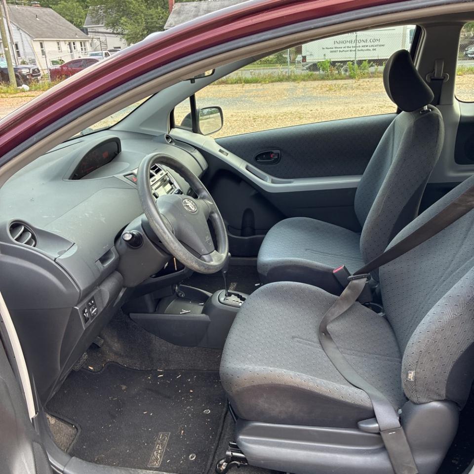 Toyota Yaris 3dr LB Man (Natl) 2010