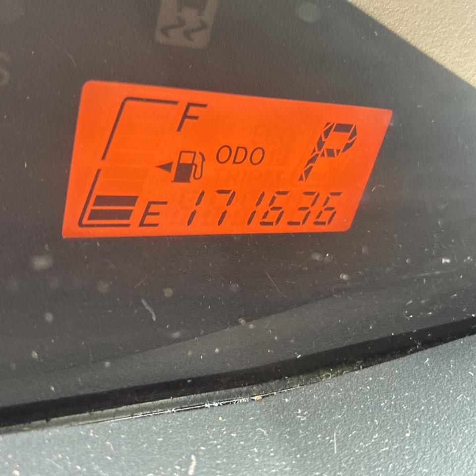 Toyota Yaris 3dr LB Man (Natl) 2010