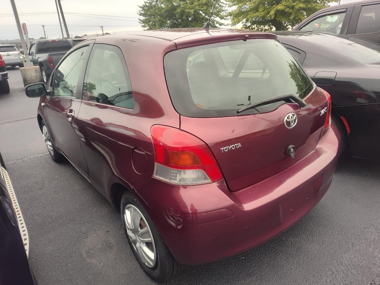 Toyota Yaris 3dr LB Man (Natl) 2010