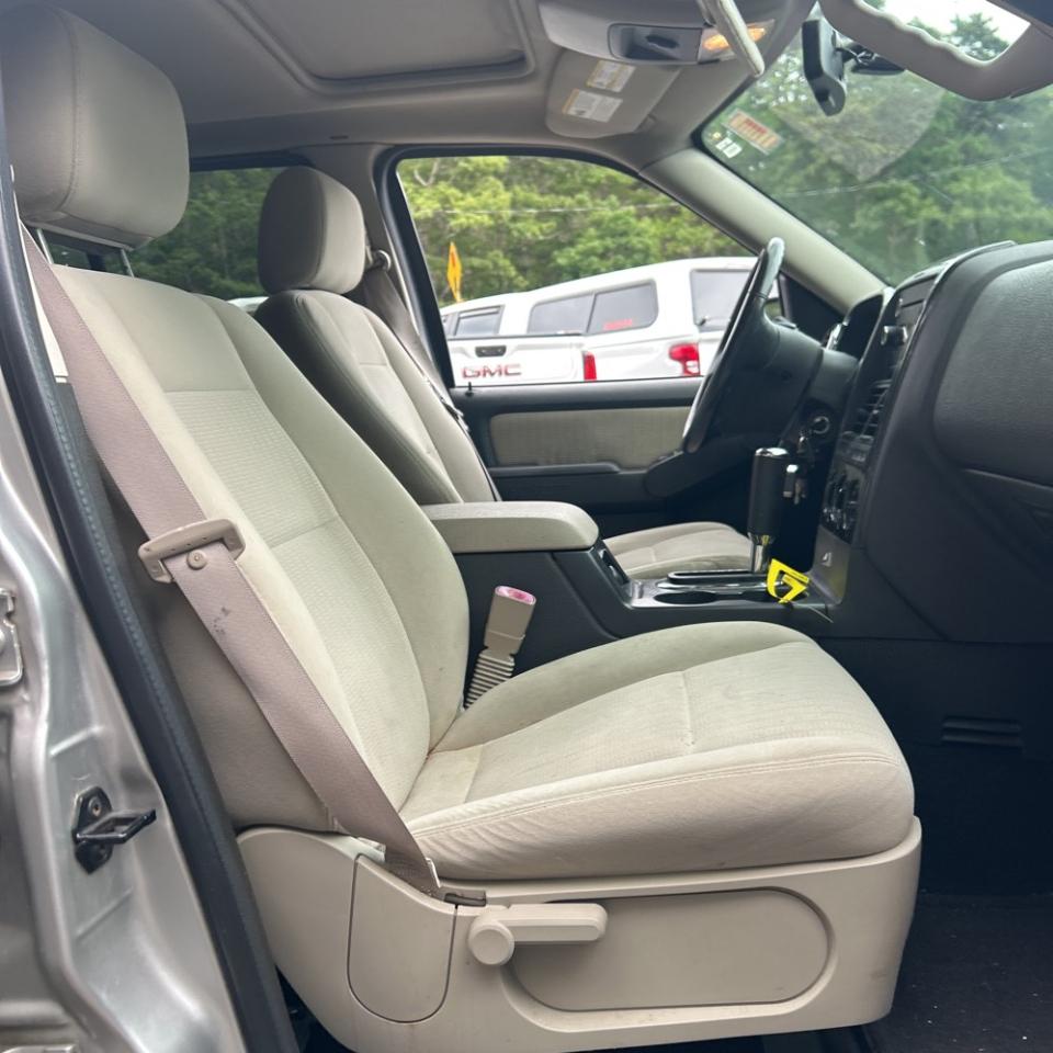 Ford Explorer 4WD 4dr V6 XLT 2008