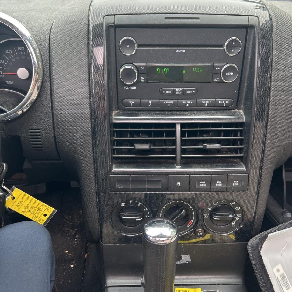 Ford Explorer 4WD 4dr V6 XLT 2008