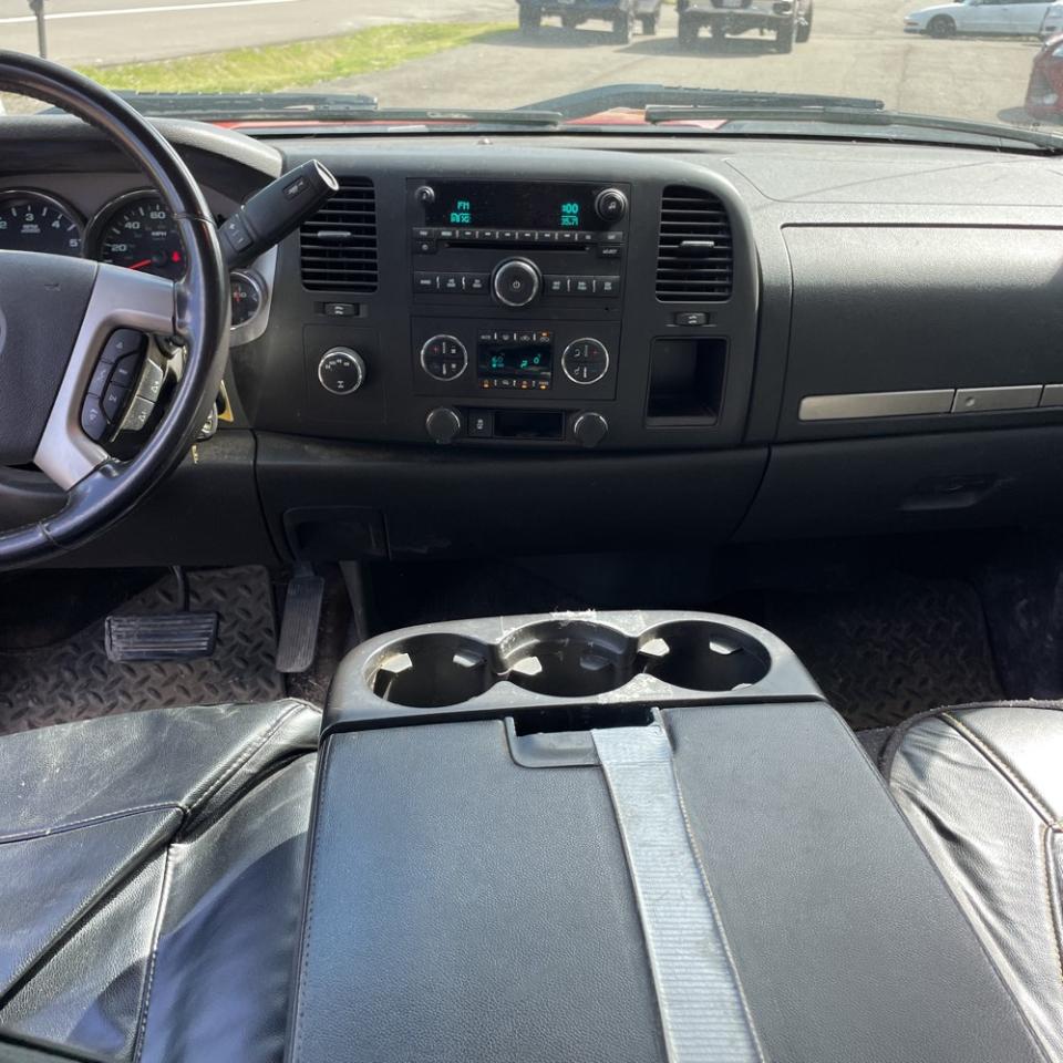 Chevrolet Silverado 1500 4WD Ext Cab 143.5" LT 2011