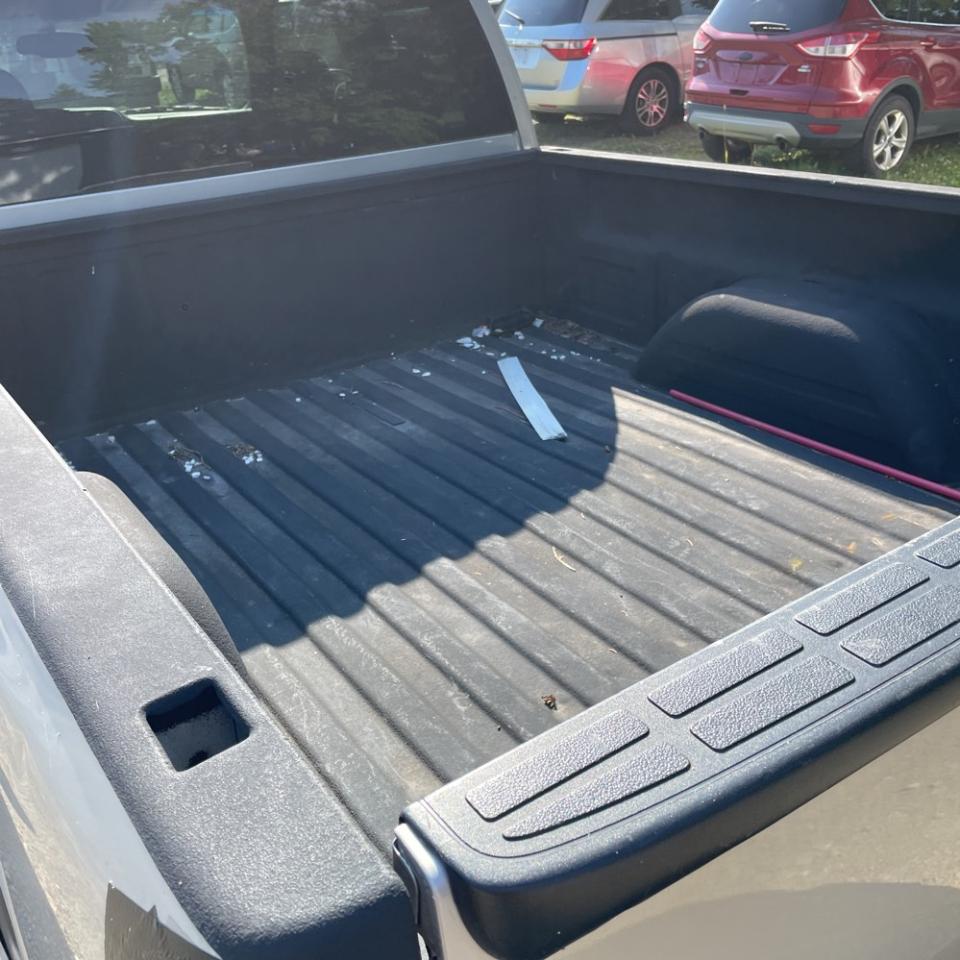 Chevrolet Silverado 1500 Ext Cab 143.5" WB 4WD LS 2004