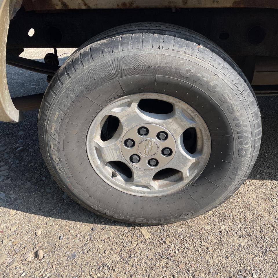 Chevrolet Silverado 1500 Ext Cab 143.5" WB 4WD LS 2004