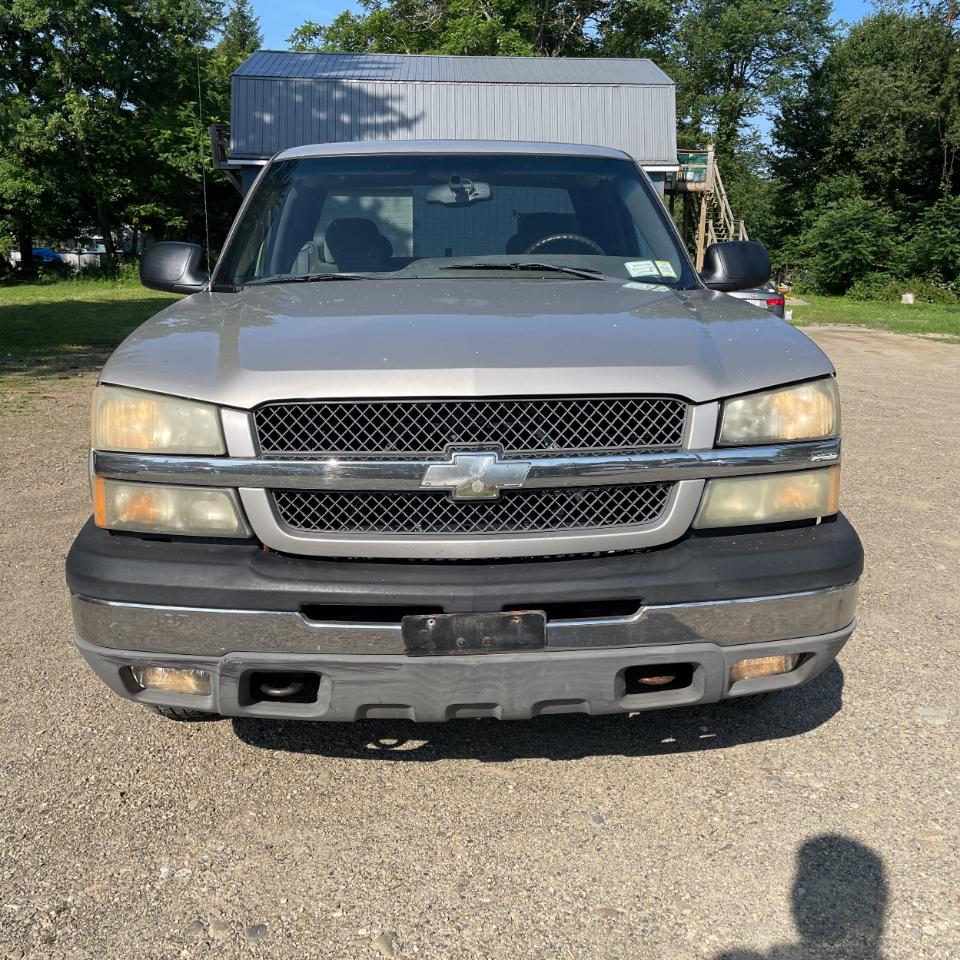 Chevrolet Silverado 1500 Ext Cab 143.5" WB 4WD LS 2004