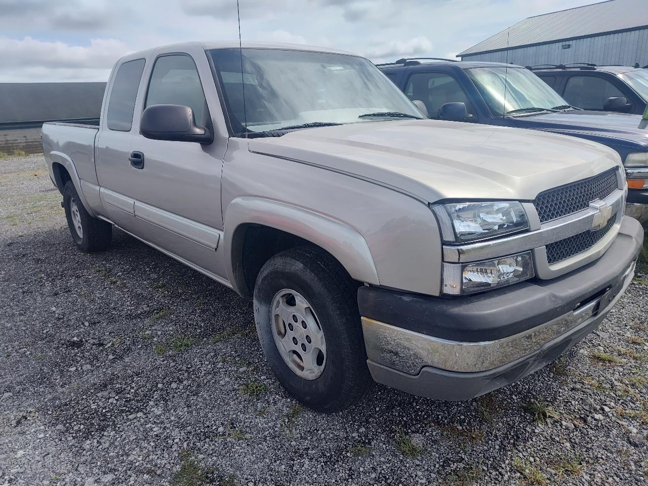 2004 Chevrolet Silverado 1500 Ext Cab 143.5" WB 4WD LS