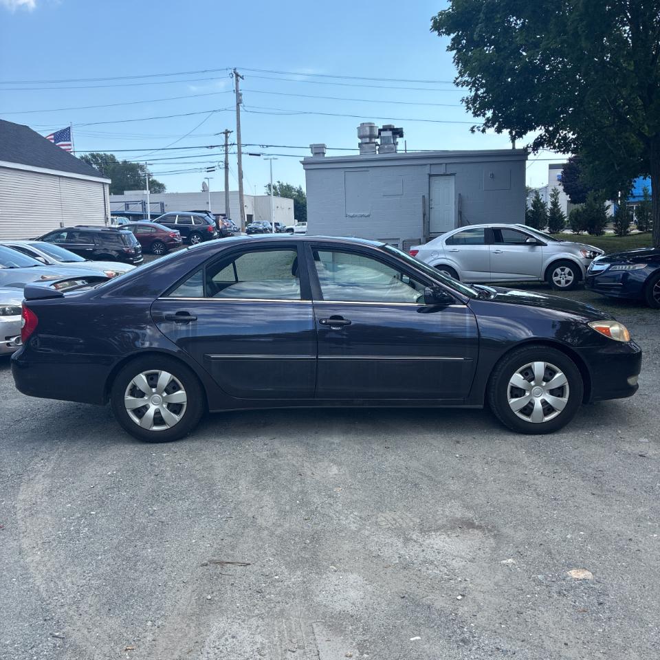 Toyota Camry 4dr Sdn LE Manual (Natl) 2003