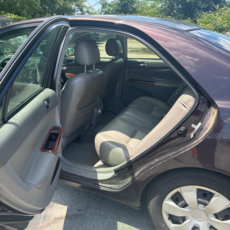 Toyota Camry 4dr Sdn LE Manual (Natl) 2003