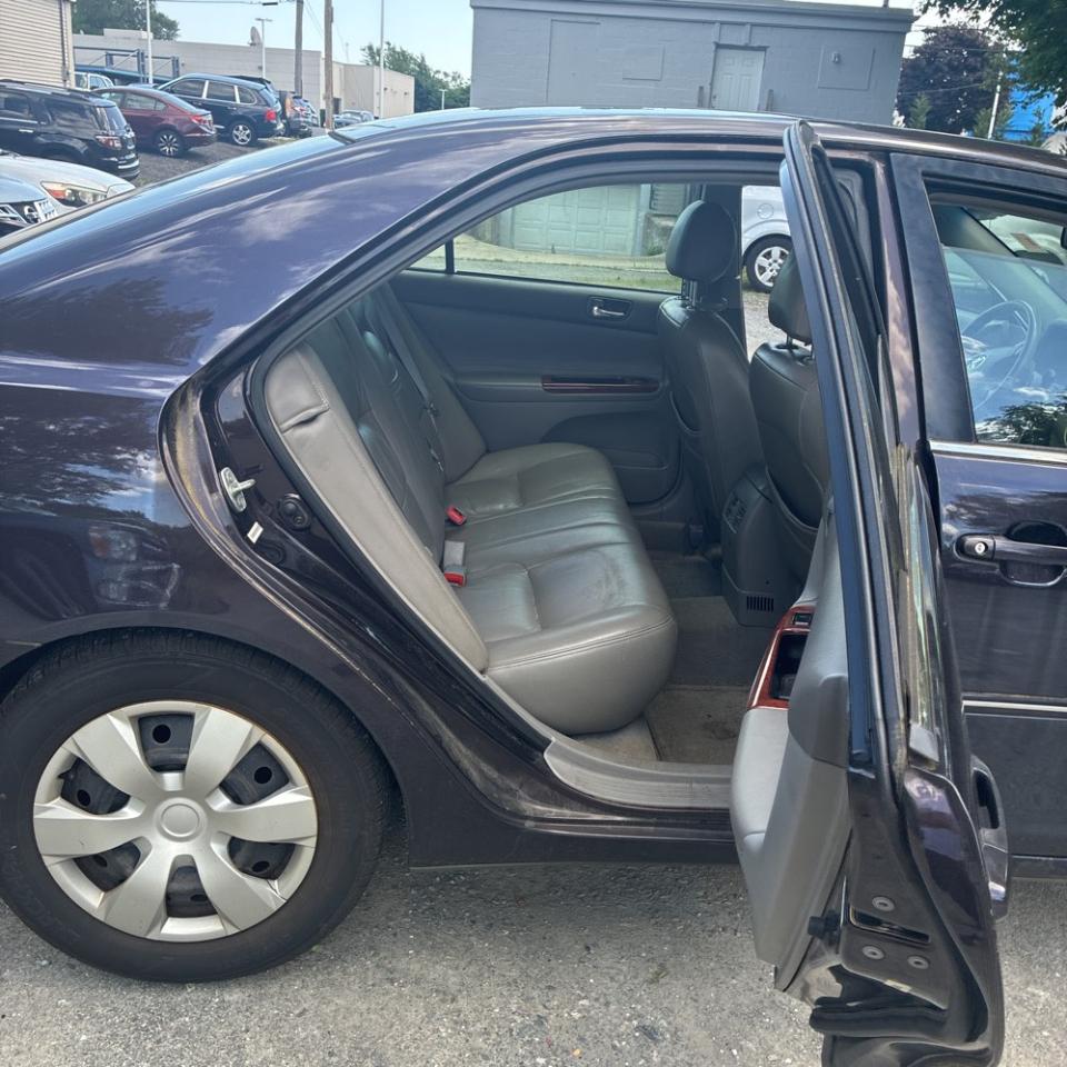 Toyota Camry 4dr Sdn LE Manual (Natl) 2003