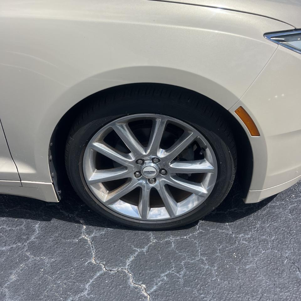 Lincoln MKZ 4dr Sdn FWD 2015