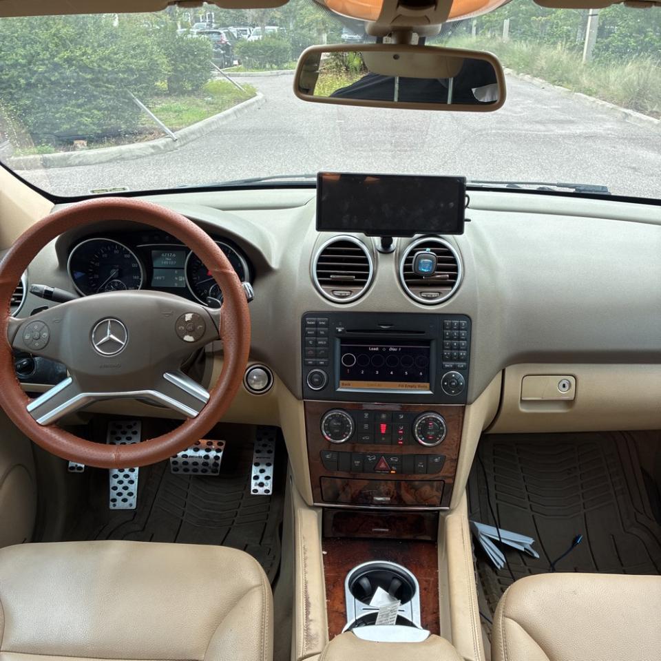 Mercedes-Benz M-Class 4MATIC 4dr ML 550 2010