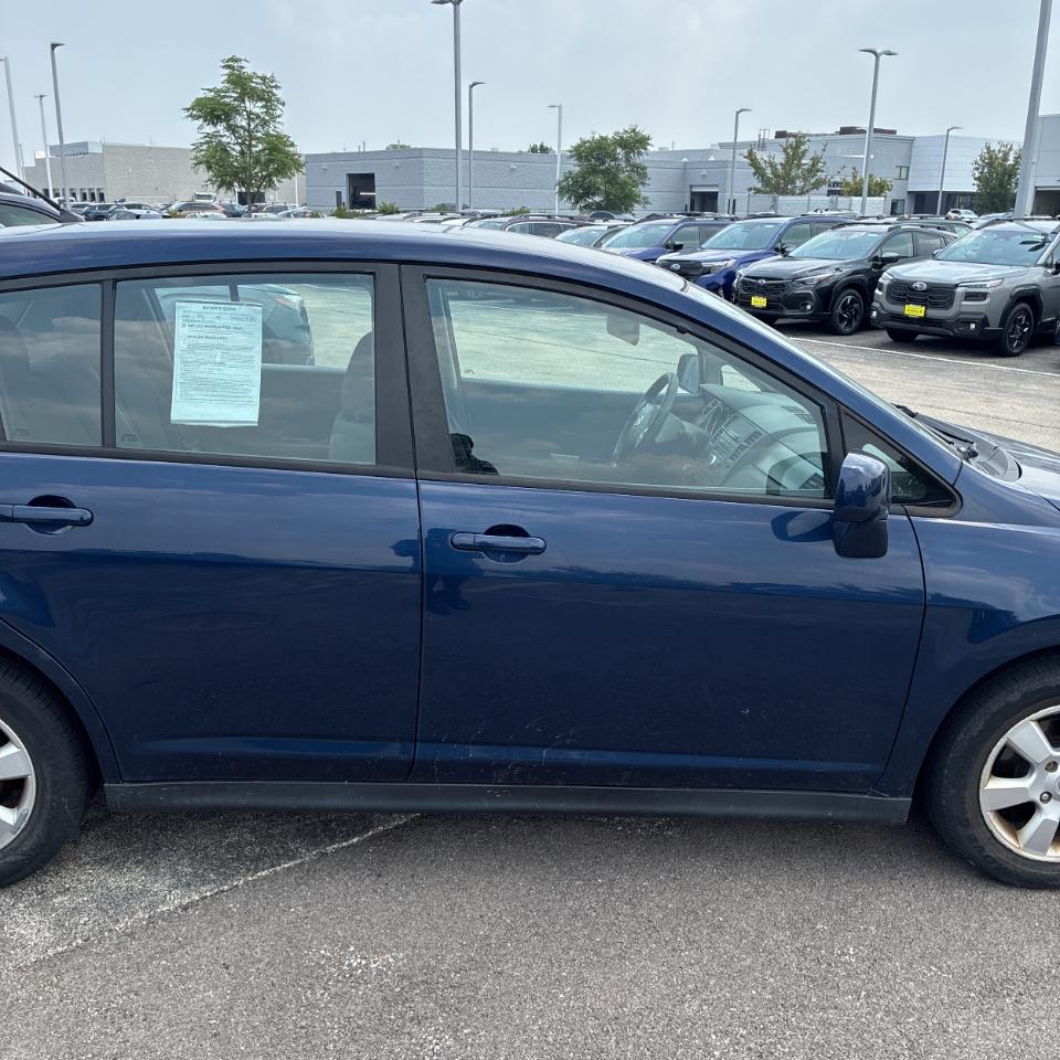 Nissan Versa 5dr HB Auto 1.8 S 2012