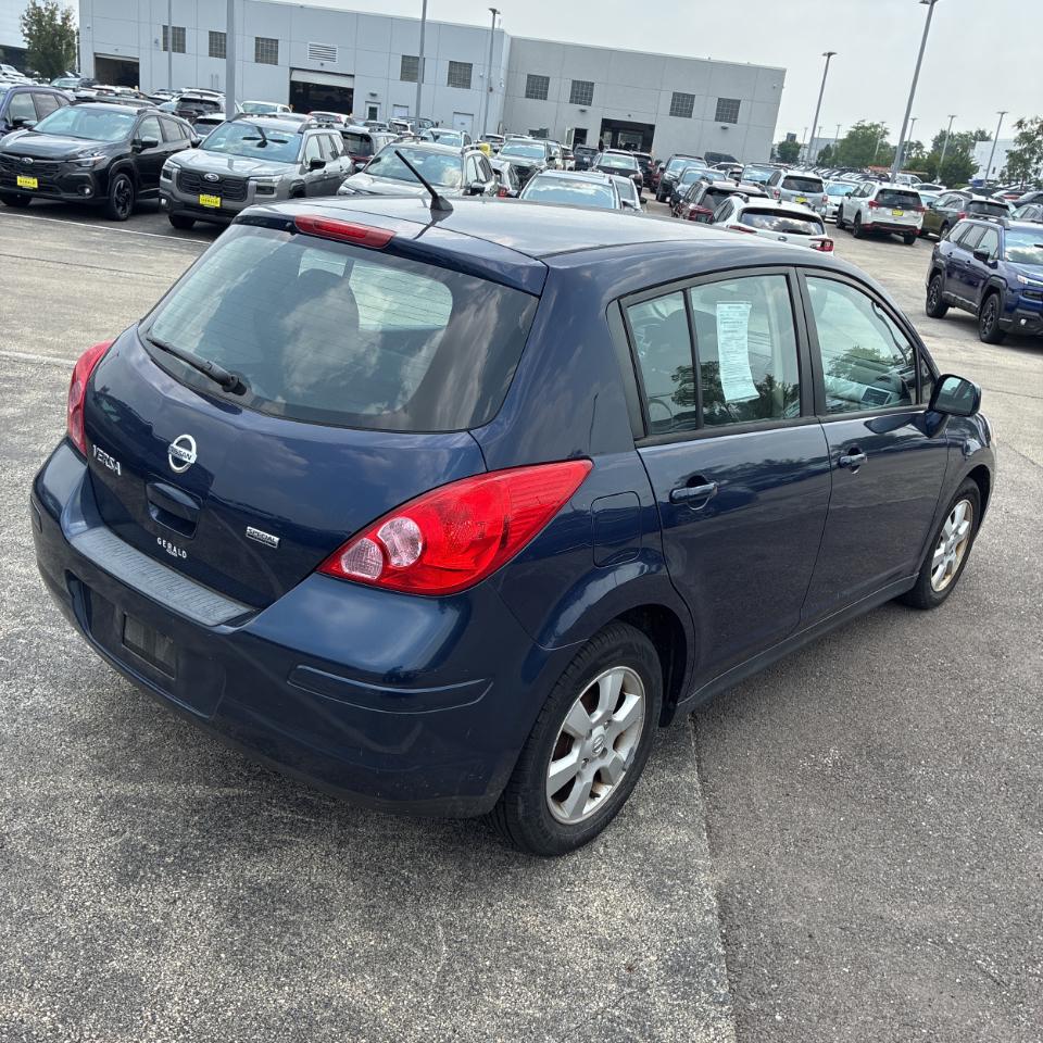 Nissan Versa 5dr HB Auto 1.8 S 2012