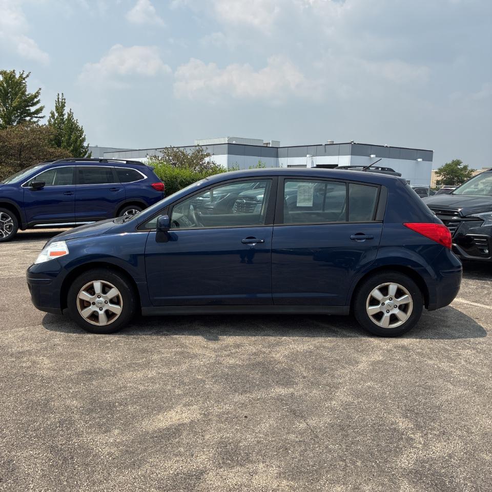 Nissan Versa 5dr HB Auto 1.8 S 2012
